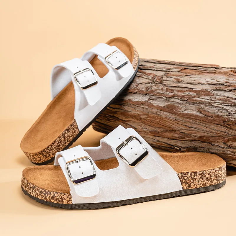 

The 2025 new style of fashionable, lightweight, versatile and durable women's outerwear leather Boken flip-flops