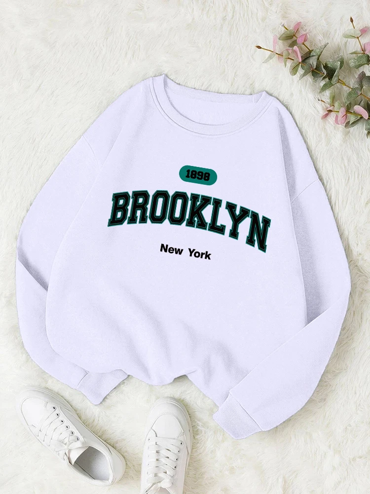 1898 Brooklyn New York Print Woman Sweatshirt Street Casual Clothes Simple Soft Warm Tracksuit Female Vintage Round Neck Tops