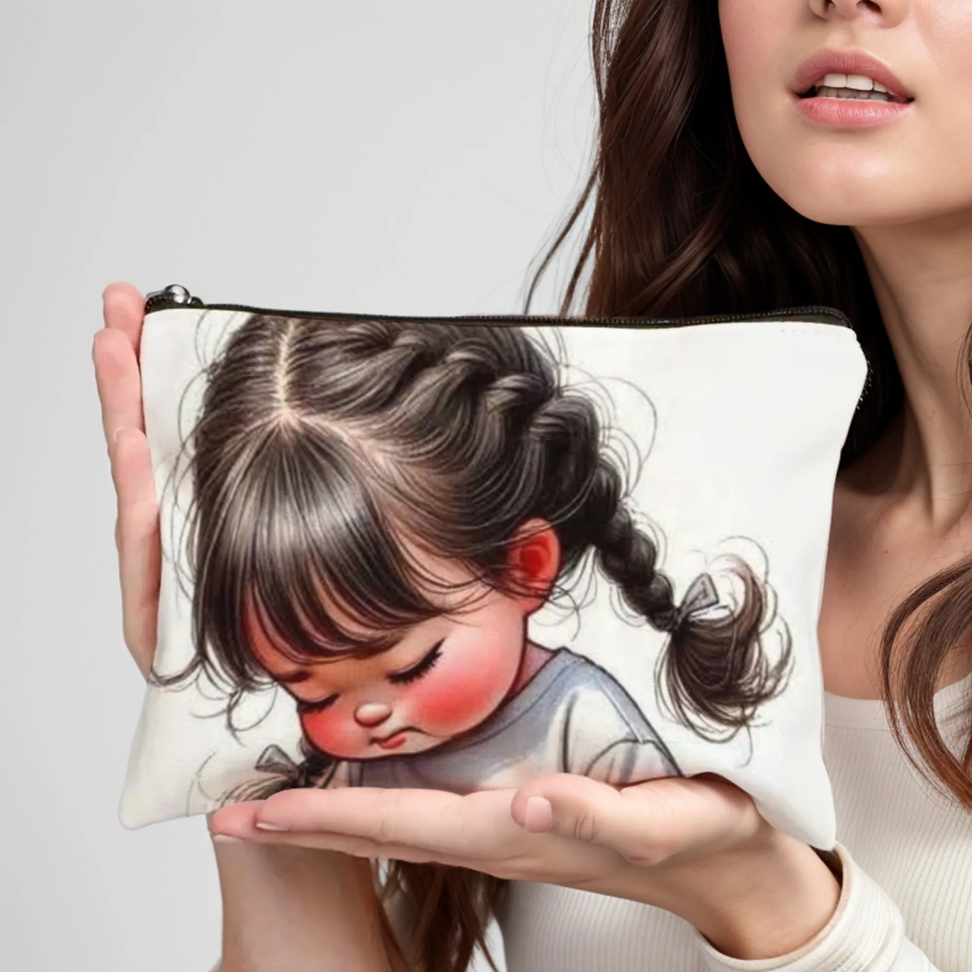 

Girl with Braids Print Makeup Bag Lightweight Portable Cosmetic Case with Zipper Closure Ideal for Women Birthday Christmas Gift