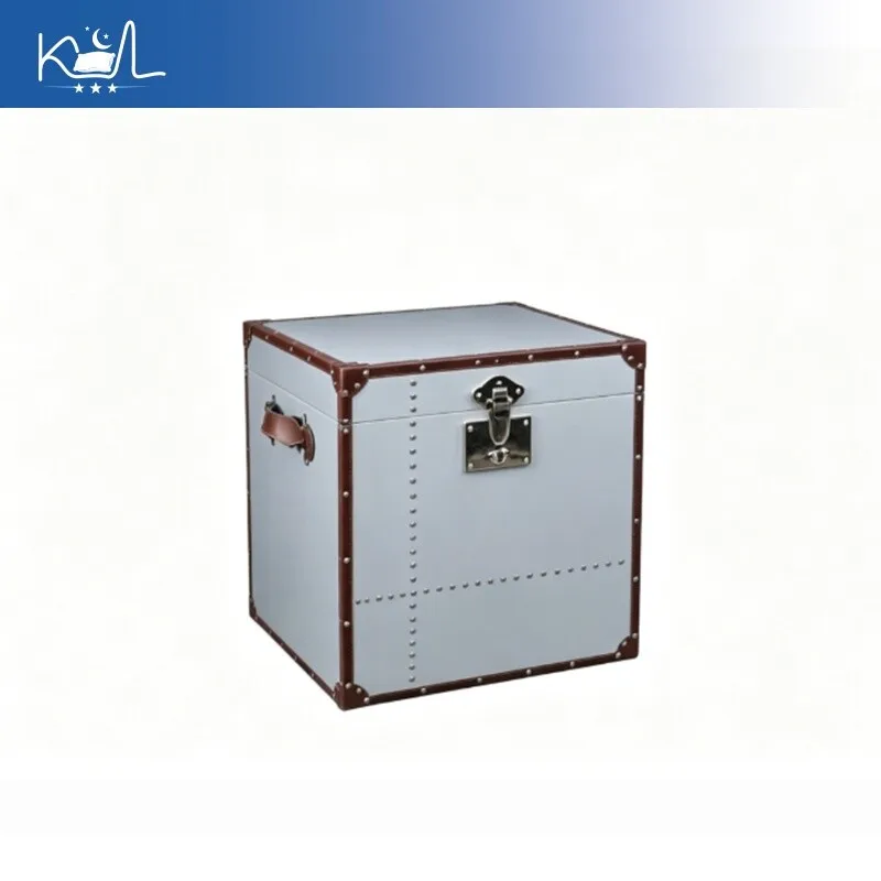 

Retro Style Silver Leather Storage Trunk, Premium Wooden Decorative Chest, Multi-use Coffee End Table for Living Room