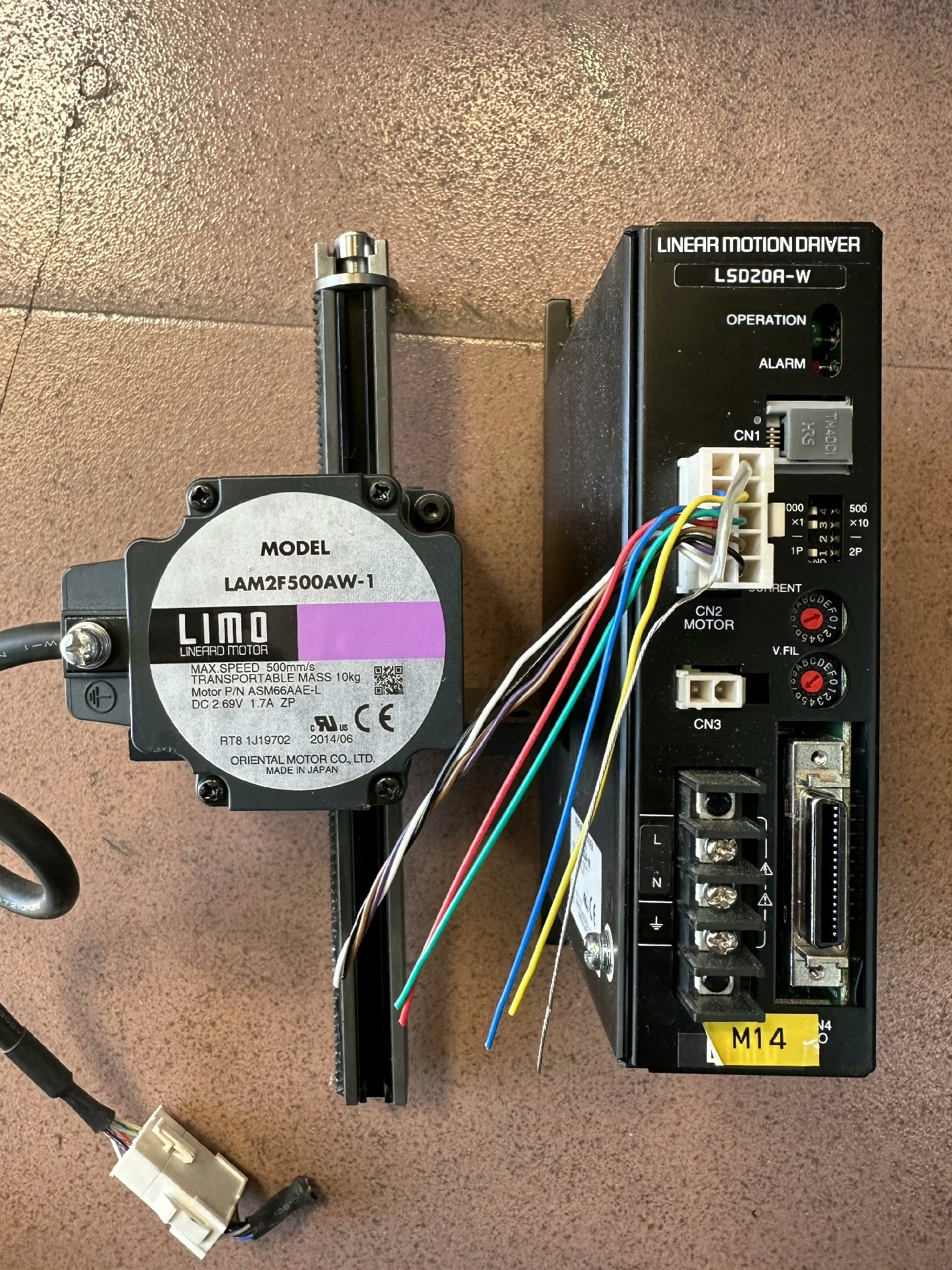 Nuovo originale LSD20A-W LAM2F500AW-1ESMC - K2 ESMC-C2 ESMC-C2 SMK5100C-A ESMC-C2 ESMC-K2ESMC-K2+EZSM4D008K Motore senza spazzole