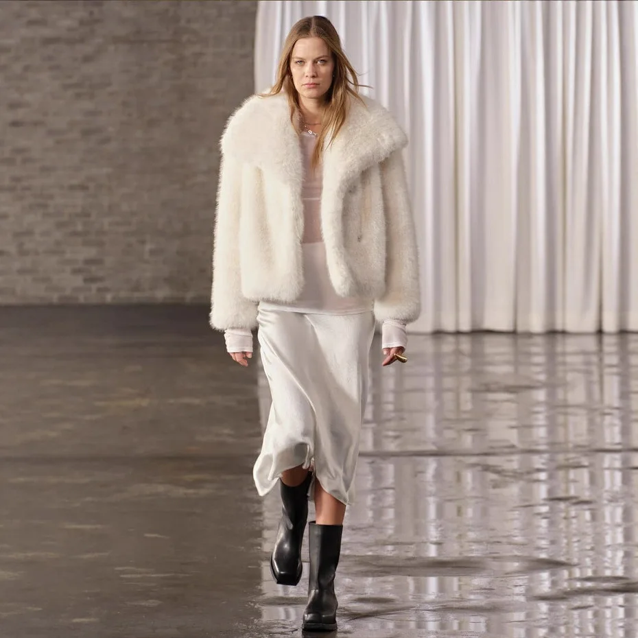 

European and American fox fur coat women's lapel short style thick fur fashion 2025 autumn and winter new item