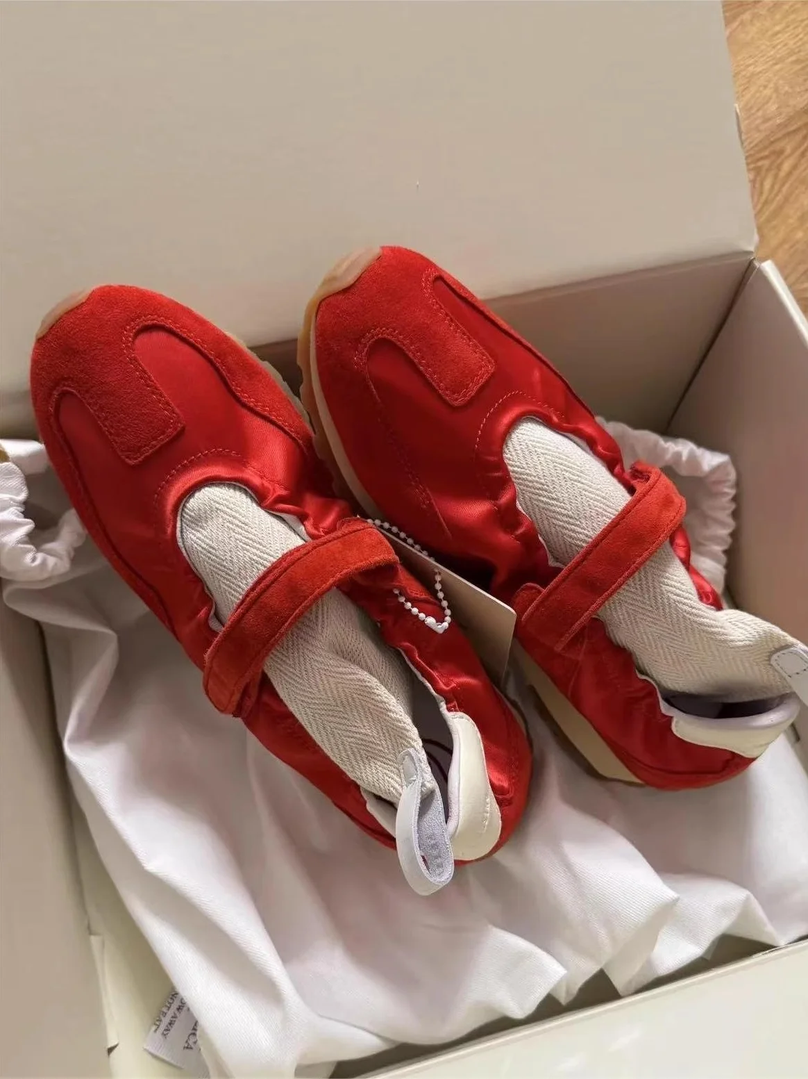 

2025 Spring New Women's Red Mary Jane Shoes Round Toe Inner Heightening Comfortable Breathable Casual Buckle Ladies Single Shoes