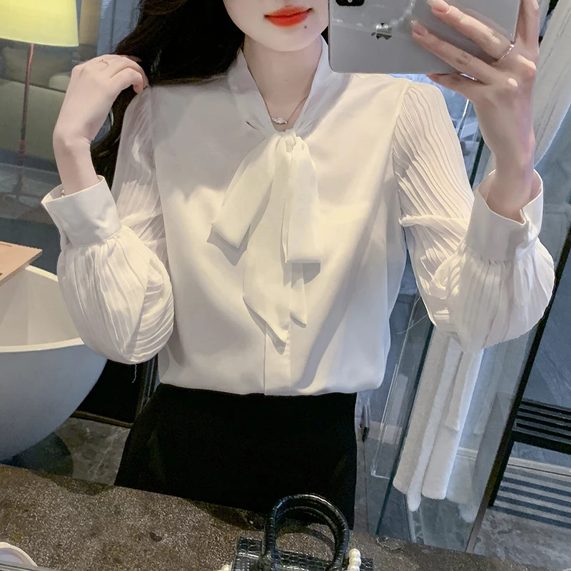 2024 Autumn New White Lace-up Women Shirt Temperament V-Neck Bow Folds Top Solid Long Sleeves Fashion Shirt Women's Clothing