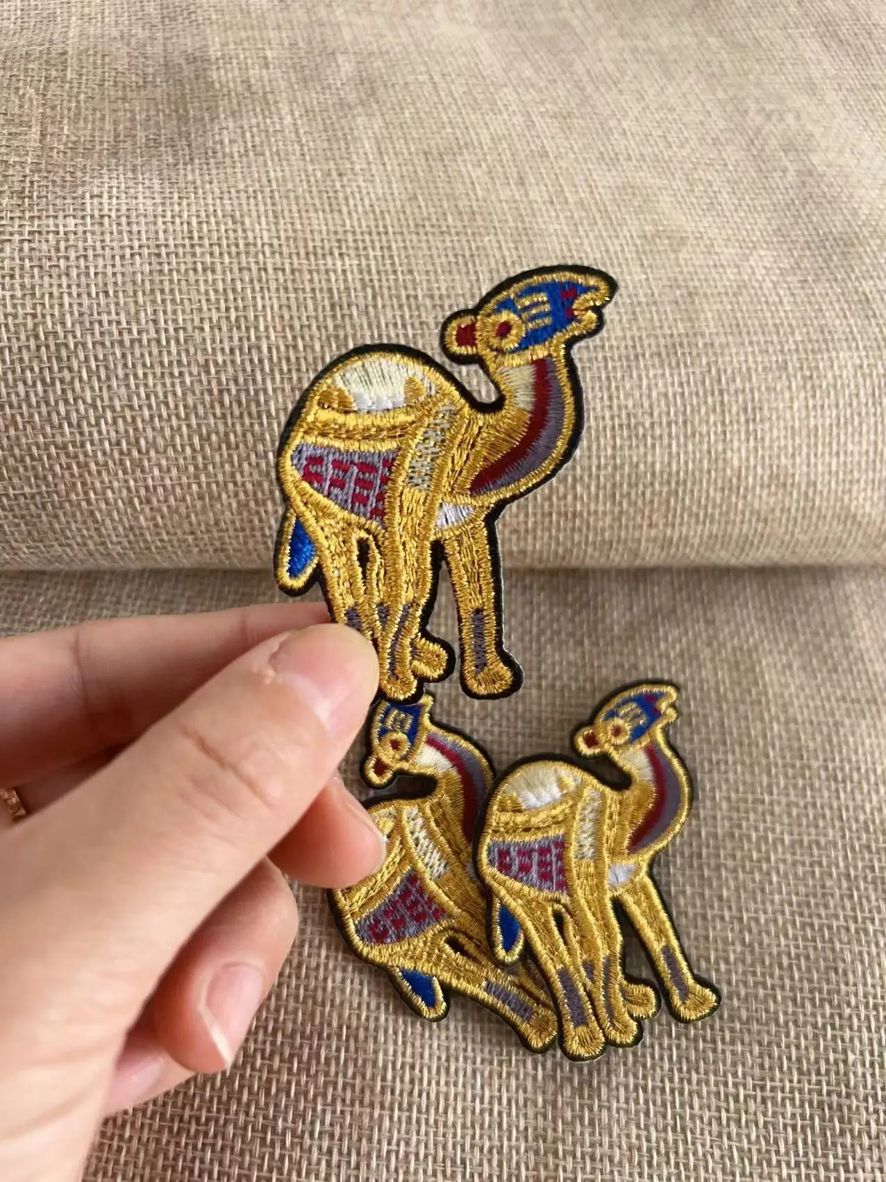 3pcs High-end Golden Silk Thread camel Embroidery Patches, Bright And Vibrant Colors, Used For Sewing/ironing Patches On Clothes