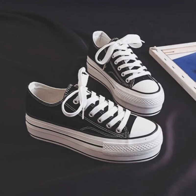 

Увеличенные парусиновые кроссовки, женские новые кроссовки в корейском стиле, базовые тканевые туфли на платформе, весенняя маленькая белая женская обувь, тренд