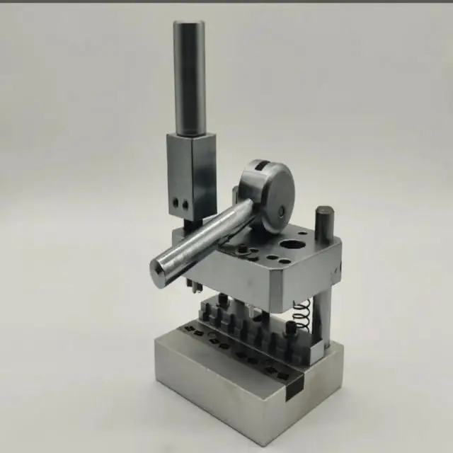 Machine à boucles papillon pour convoyeur, agrafeuse à boucles papillon avec différentes spécifications et modèles