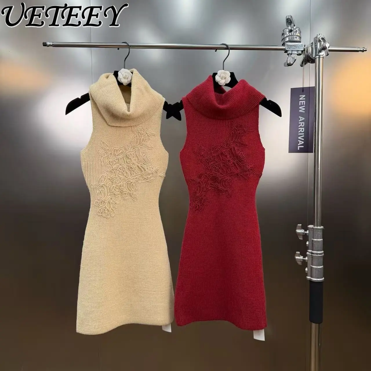 

2026 Весеннее вязаное утягивающее платье без рукавов с высоким воротом, элегантная универсальная внутренняя одежда, сексуальные короткие платья-майки Pure Desire