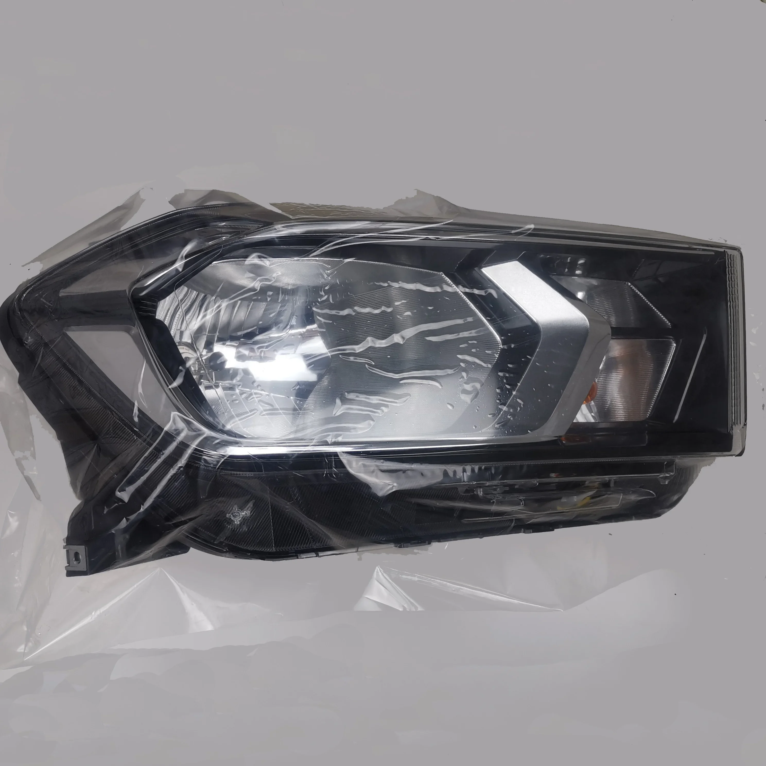 SAIC MAXUS T60 Original  headlight C00047657 C00047658