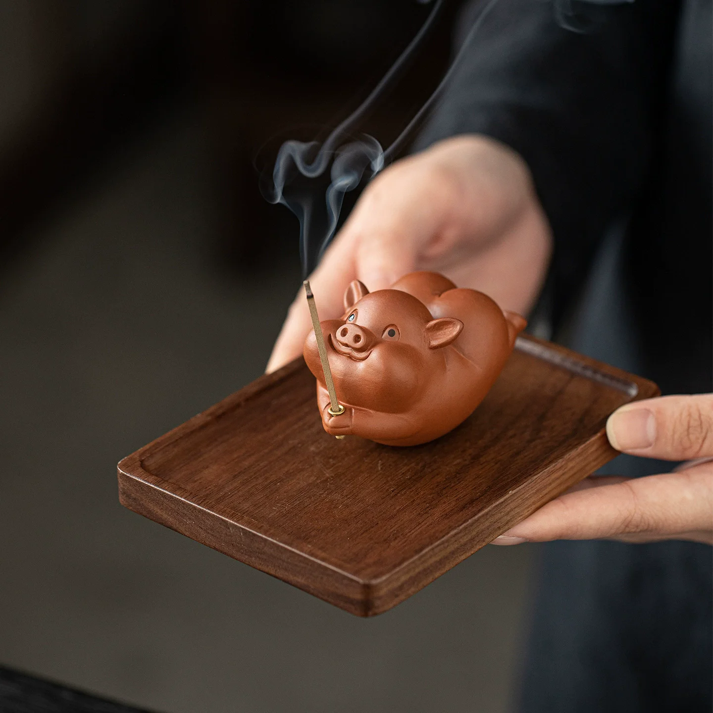 Purple Clay Wobble Pig Tea Pet Incense Holder, Cute Rocking Pig Censer for Tea Table, Creative Desktop Aromatherapy Ornament,