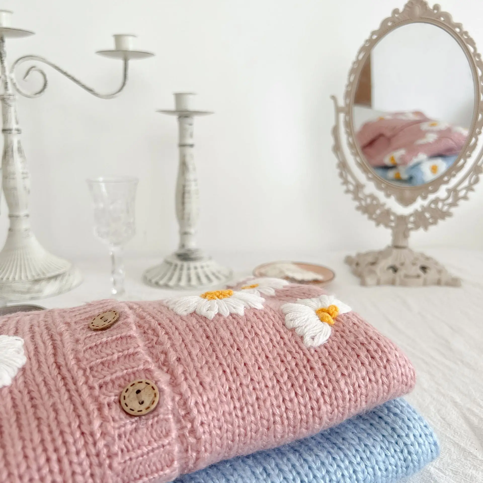 Autumn baby hand-embroidered cardigan sweater European and American trendy long-sleeved infant cardigan daisy top