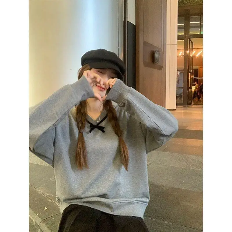 

Серый свитшот с V-образным вырезом для женщин, милый, весенне-осенний, тонкий, свободный, повседневный, универсальный, без капюшона, пуловер, топ, симпатичный