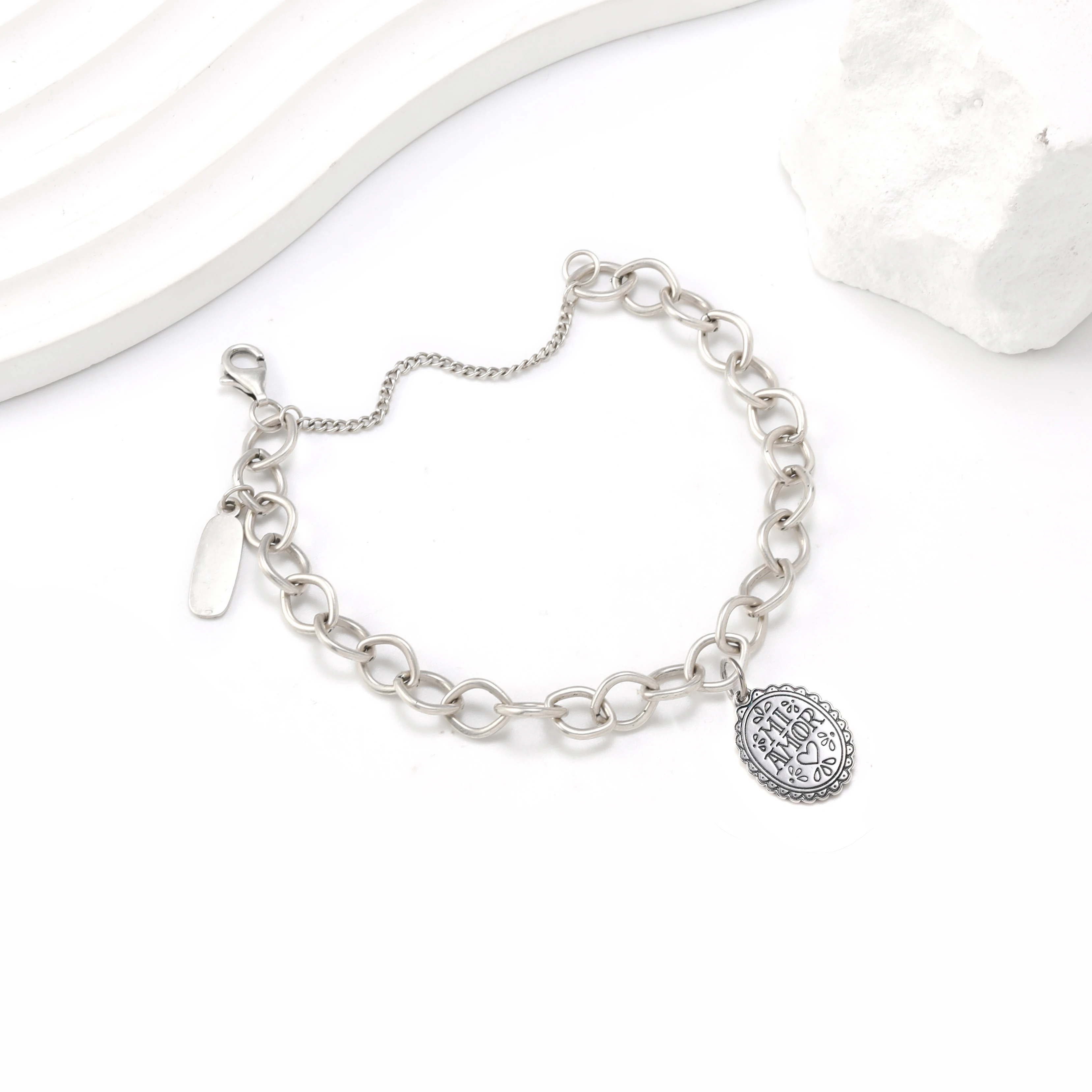 

Genuine 925 sterling silver James Avery Forged Link Charm Bracelet paired with "Dear" pendant