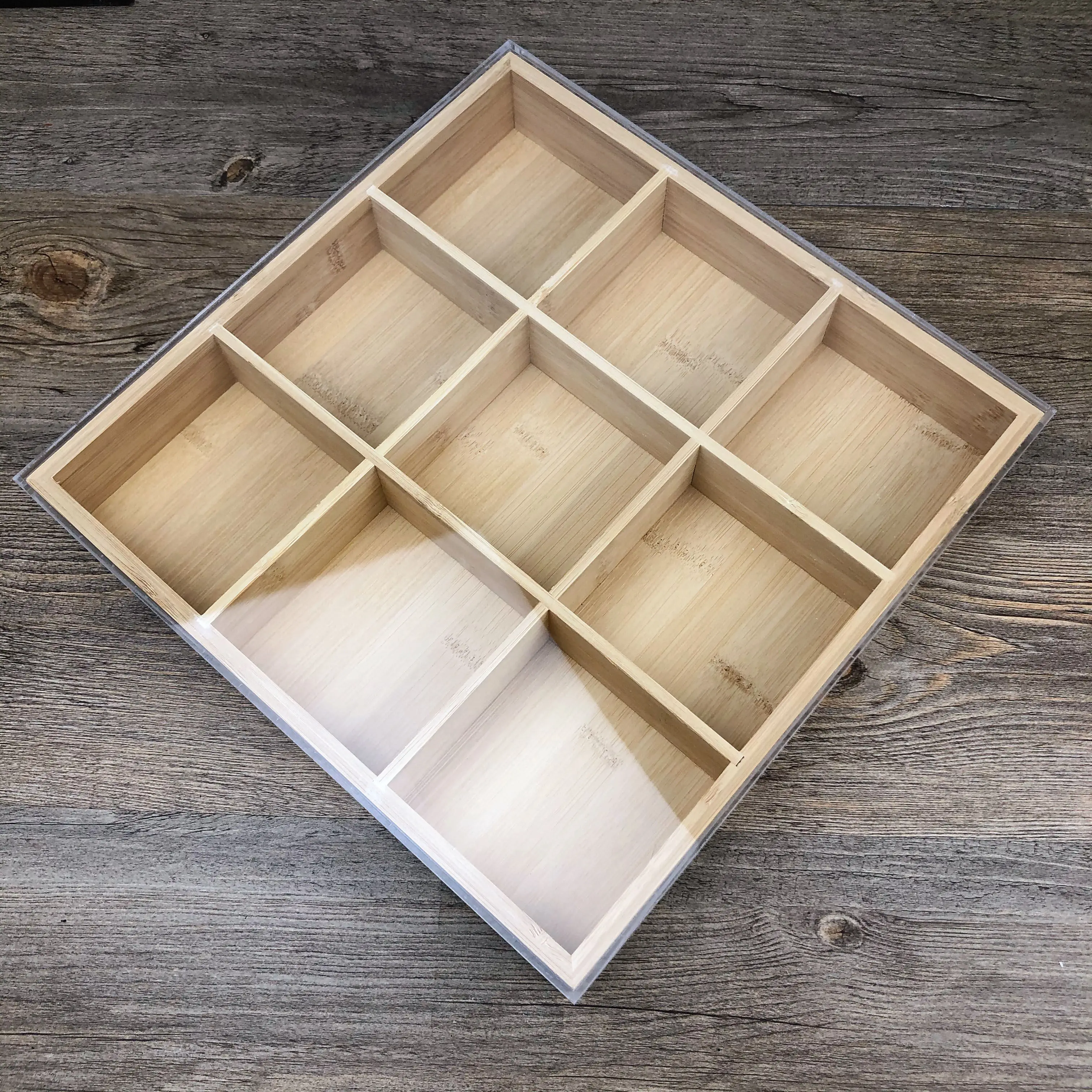 

Wooden 4/6/9-Compartment Storage Box with Lid — Divided Tray for Dried Fruits,Tea Display,or Traditional Chinese Medicinal Herb