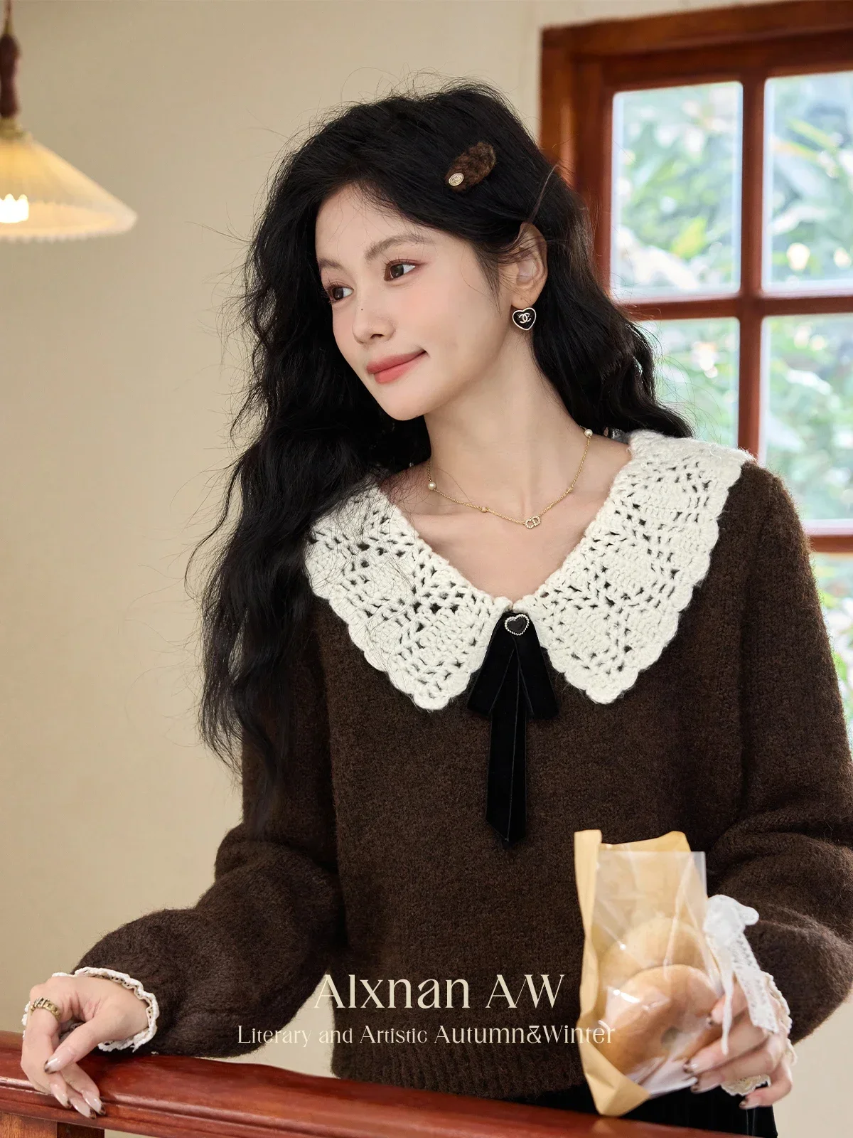 ALXNAN Women's Patchwork Plus Size Sweater Sweet Doll Collar Velvet Bow Heart Button Long Sleeve Pullover Fall Winter Top D08622