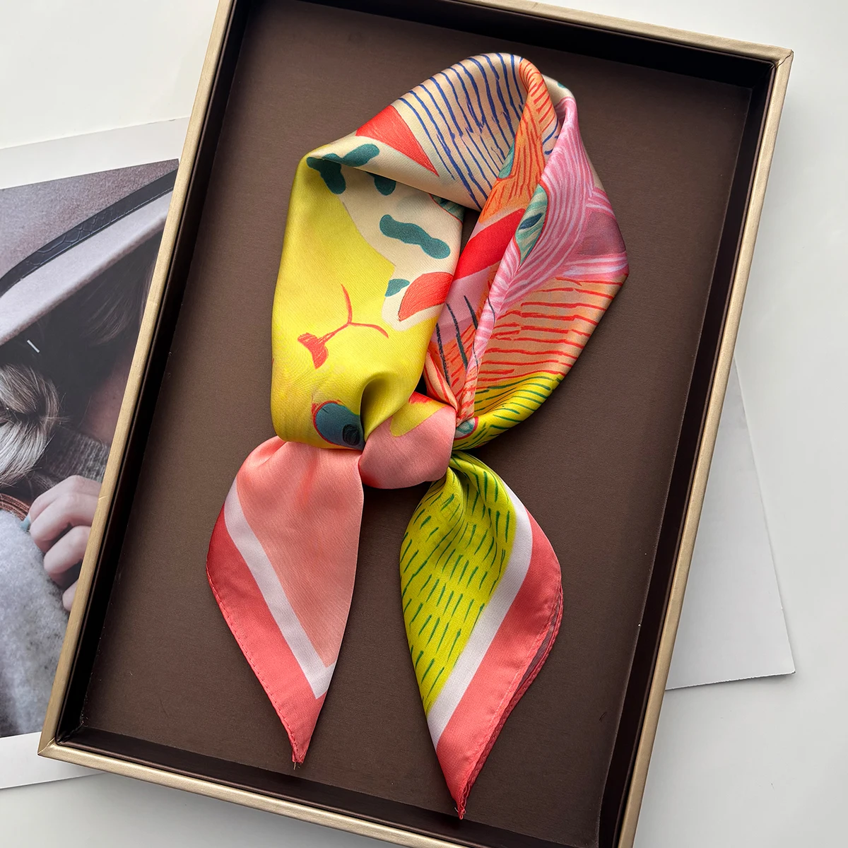 

Luxury Square Scarf For Women Elegant Cute Cat Print Ladies Hijab Neckerchief Shawl For Travel Soft Stain Imitation Silk Scarves