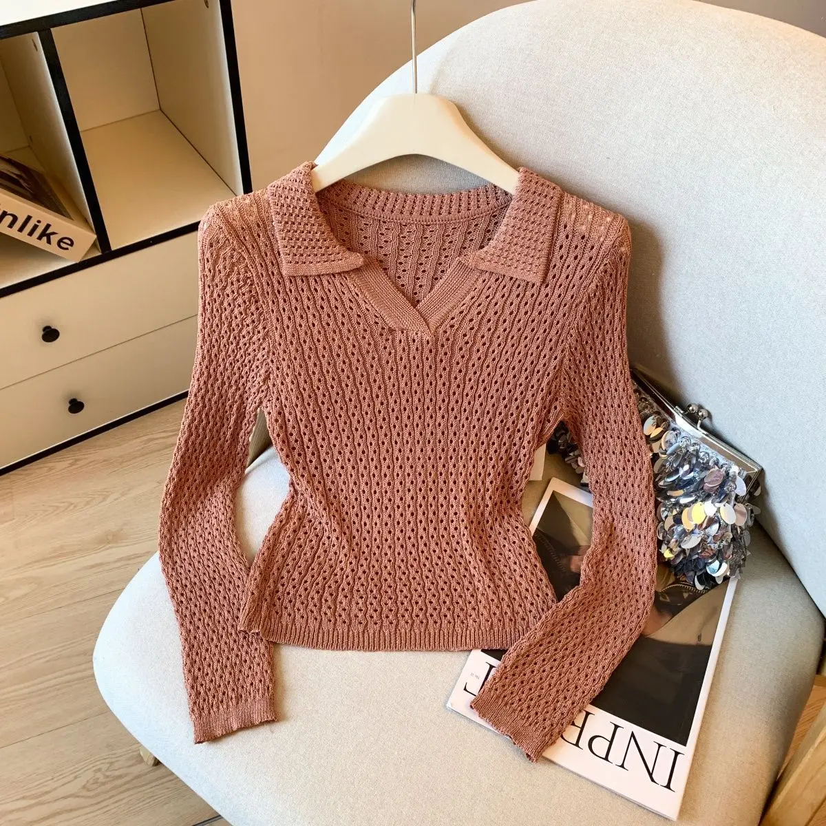 

Gagarich Niche Thick Needle Hollow Collar Long Sleeved Knitted Shirt Women Early Autumn 2025 New Sweet Slim Fit Pullover Top