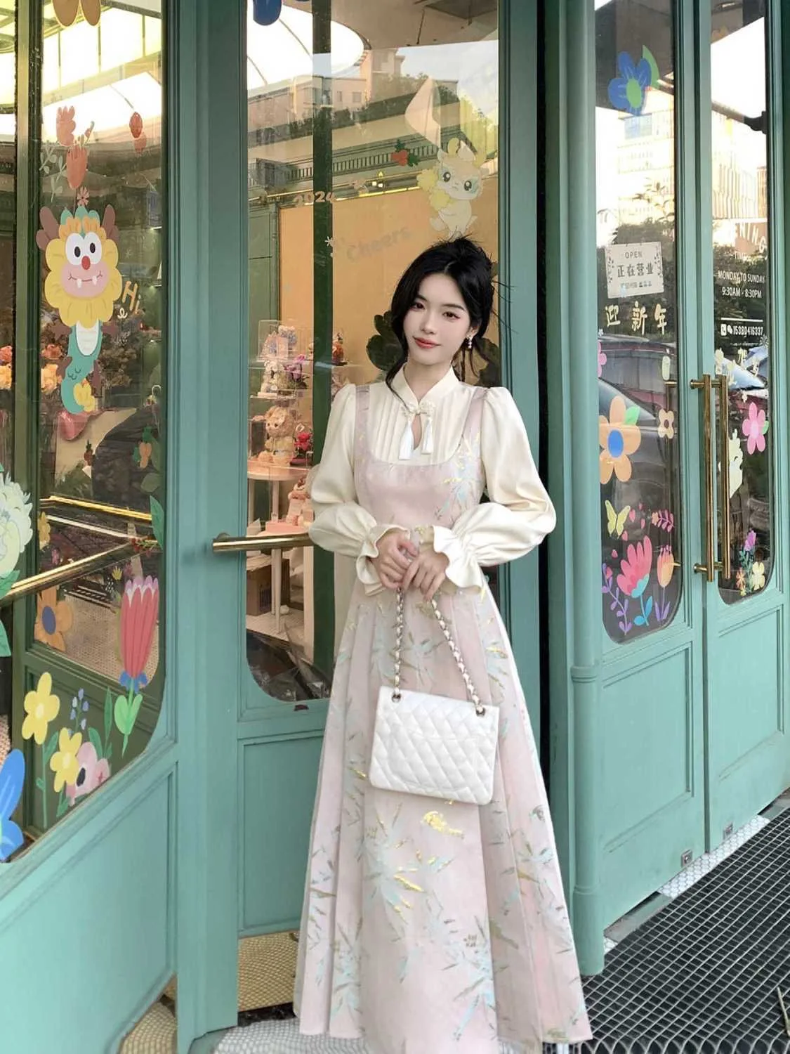 

Long sleeves printed elegant dress