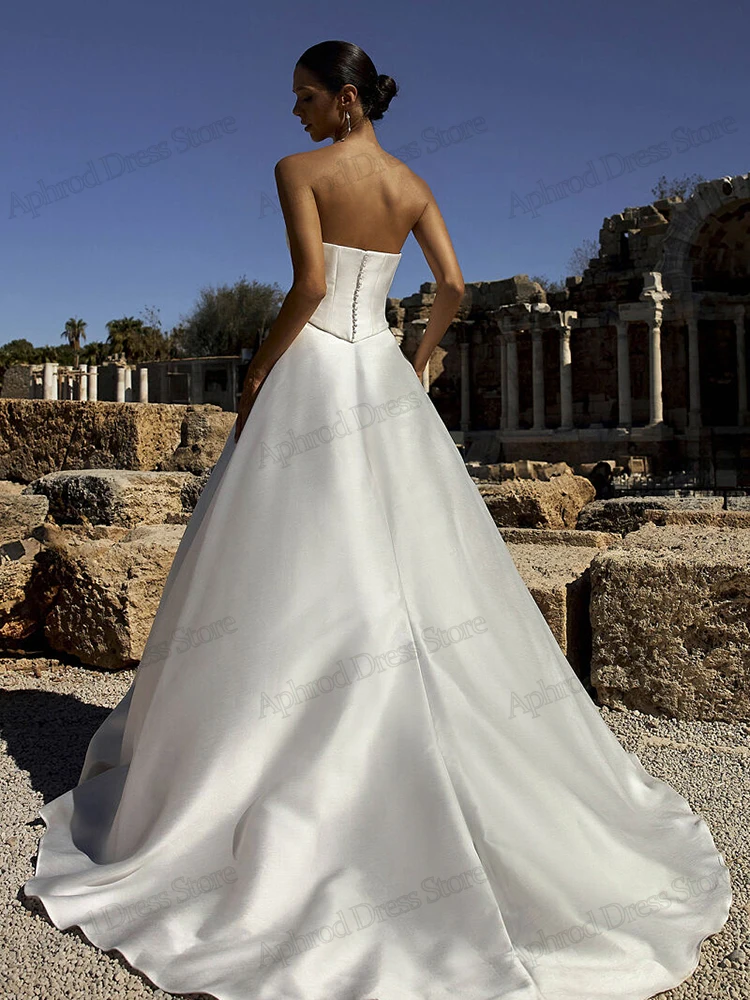 Robes De mariée modernes une ligne Robes De mariée en Satin perles Appliques Robes sans bretelles pour les femmes robes De Novia personnalisées 2025