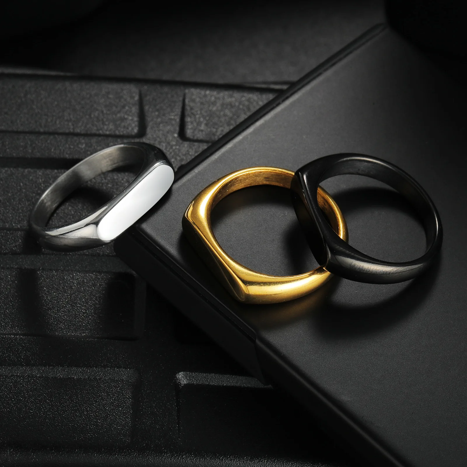 

Customizable Stainless Steel Signet Rings for Men Women Minimalist 4MM Wide Finger Rings Trend Wedding Couple Jewelry Gift Hot
