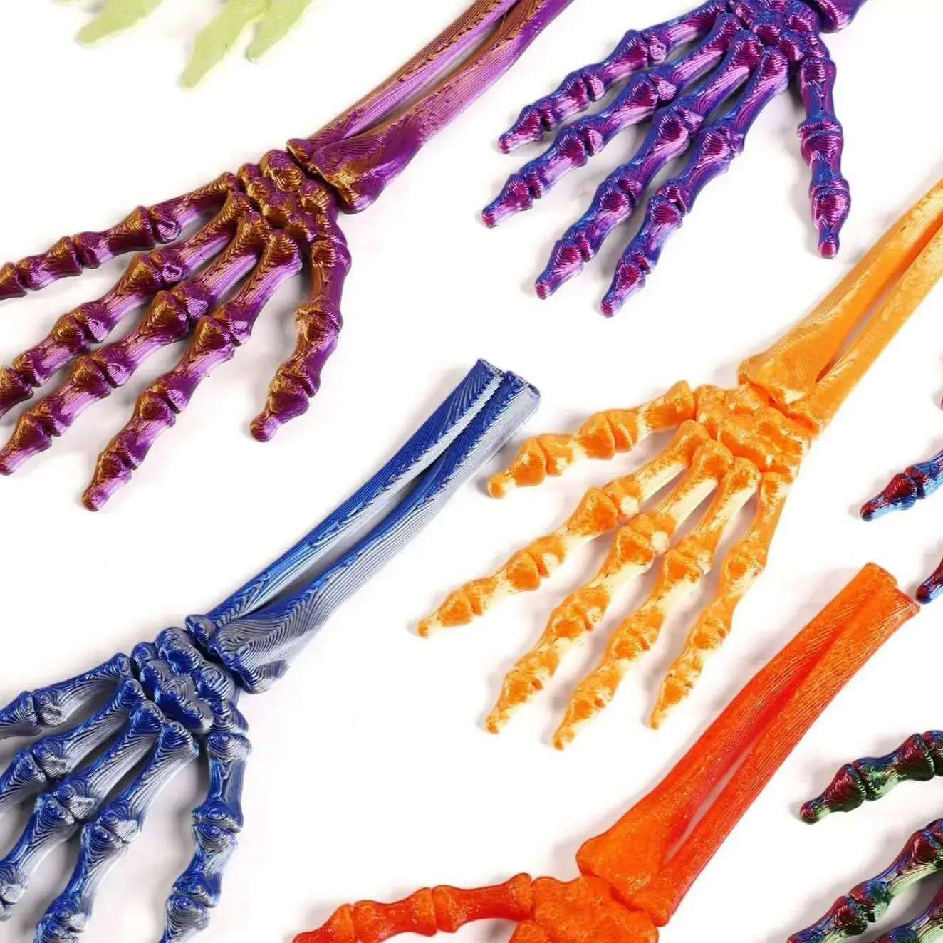 

2PC Halloween Funny 3D Movable Skeleton Claw Hand Joint Moving Ornament Kids Toys SkeletonHand Home Desktop Decor Halloween Gift