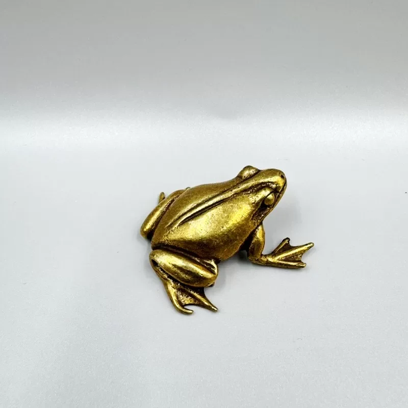 Chinese Hand Carved Animal Pastoral Style Brass Frog Small Statue Ornament