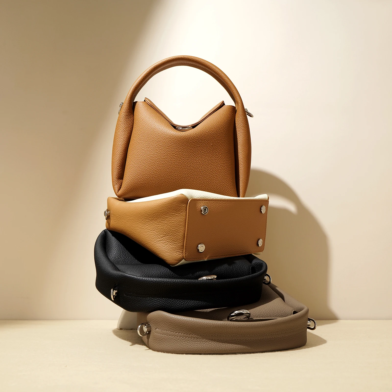 

Brand Design Luxury High Quality Genuine Leather Casual Dumpling Bag Fashion Simple Retro Single Shoulder Crossbody Handbag