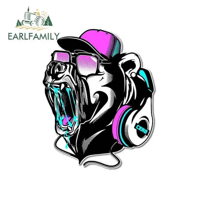 

EARLFAMILY 13 см x 10,4 см, креативные наклейки для автомобиля с изображением медведя DJ Bear, наклейка на мотоциклетный шлем, аксессуары для стайлинга автомобиля