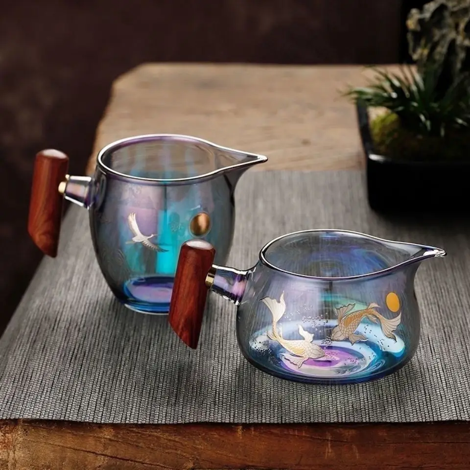 

Golden Silver Shell Color Fired Fair Cup Heat-Resistant Glass Tea Server Kung Fu Tea Set Solid Wood Side Handle Even Tea Cup