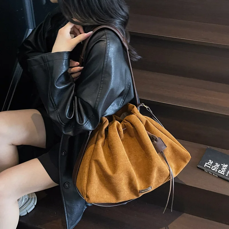 CGCBAG 2025 جديد مصمم العلامة التجارية الفاخرة حقيبة نسائية صغيرة حقيبة عادية Lage قدرة الإناث حقيبة كتف بسيطة التنقل حقائب السيدات