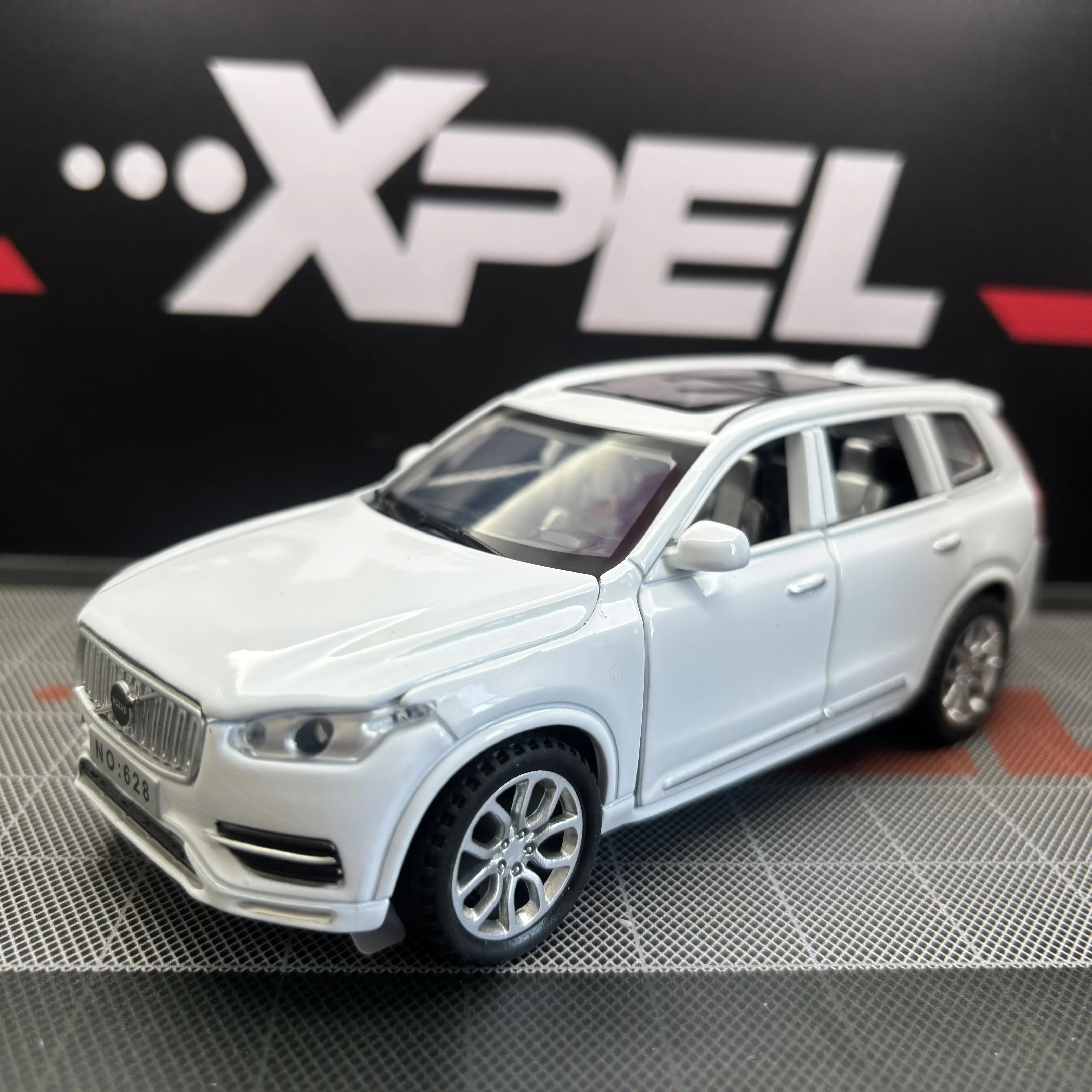 التوصيل المجاني 1:32 دييكاست سيارات فولفو XC90 لعبة مجسمة أبواب قابلة للفتح التراجع موسيقى خفيفة سيارات لعب للأطفال الأطفال