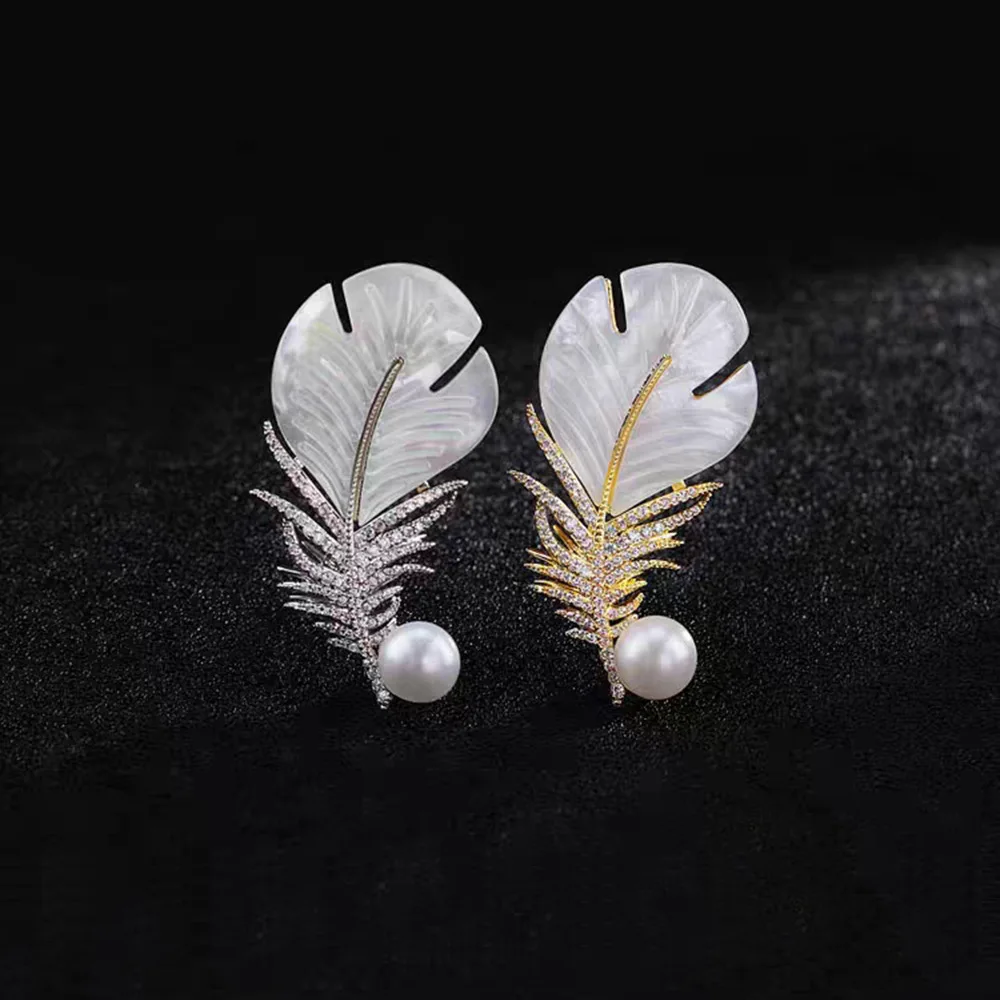 

Fashion Crystal Shell Feather Brooch Pins For Women Luxury White Pearl Gold Color Party Wedding Gifts Clothing Accessories 2024