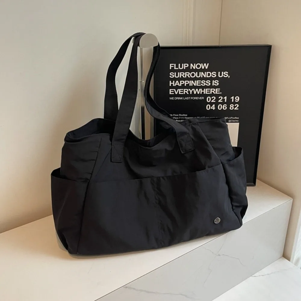 

Сплошной цвет, большая вместительная сумка на плечо, простой дизайн, модный стиль, нейлоновая сумка, прочный мягкий материал, повседневные сумки для книг