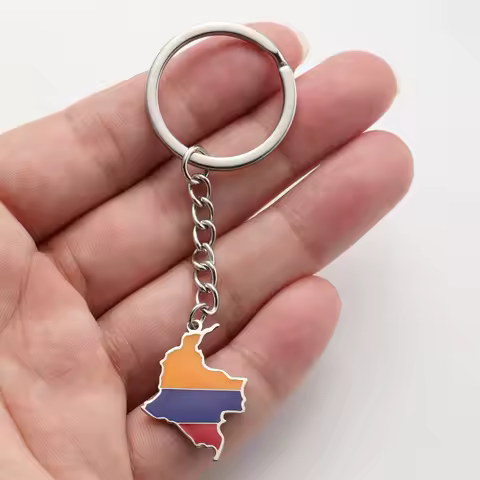 EUEAVAN Stainless Steel Colombia Map Pendant Keychain Gold Silver Color Enamel Columbia Key Ring Patriotic Jewelry Gift