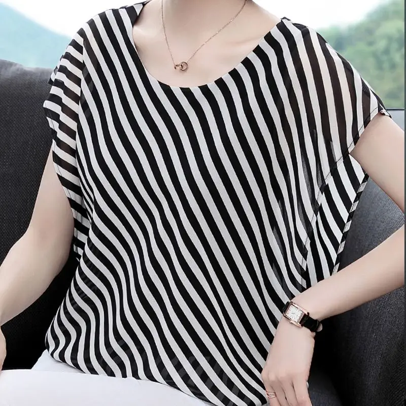 Fashion O-Neck All-match Batwing Sleeve Striped Blouse Women\'s Clothing 2023 Summer New Casual Pullovers Korean Chiffon Shirt