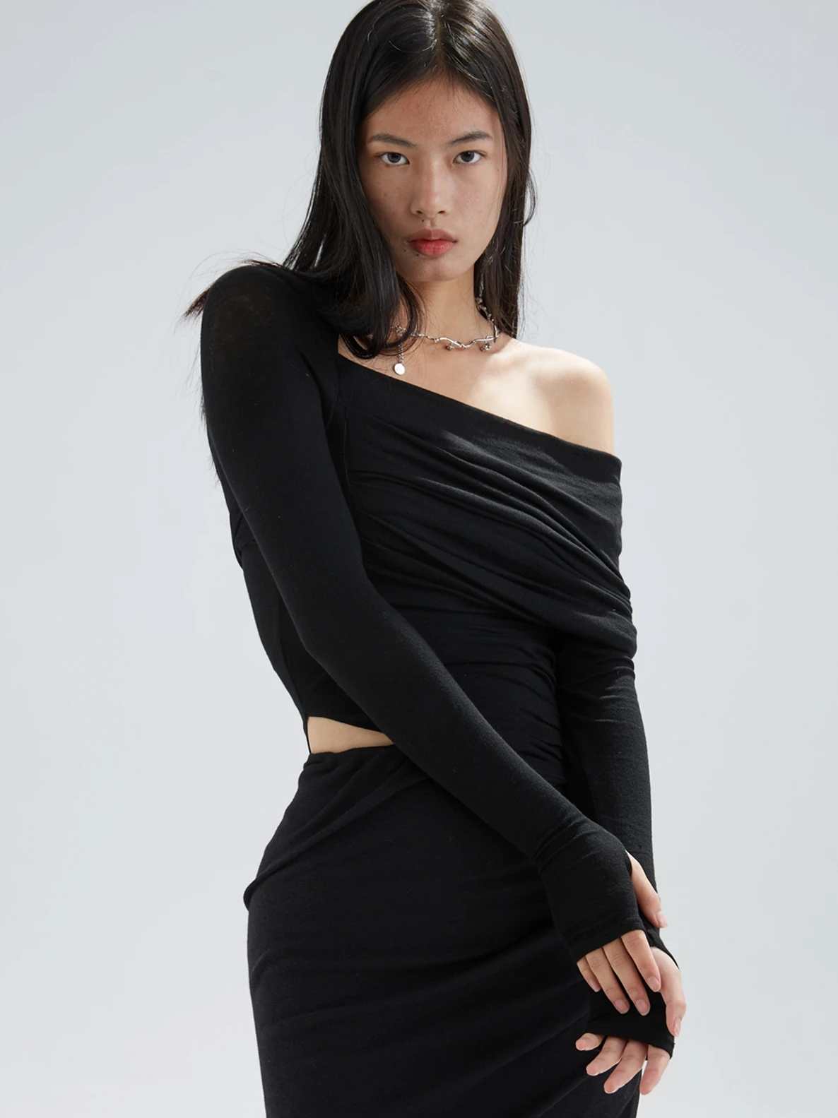 

Вязаный шерстяной топ на одно плечо с асимметричным вырезом, сексуальный, черный, базовый слой, осенний, с длинным рукавом, модный, для повседневной носки