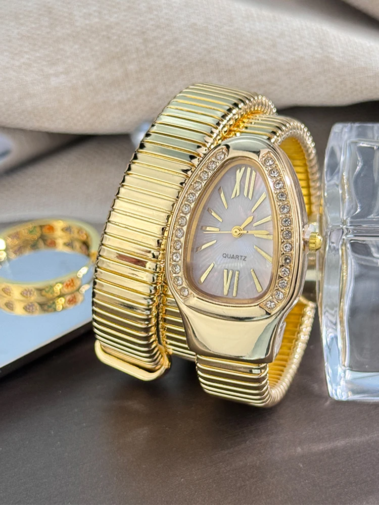 

Cross border new snake shaped watch women's niche bracelet watch elastic band creative quartz watch personalized bracelet watch