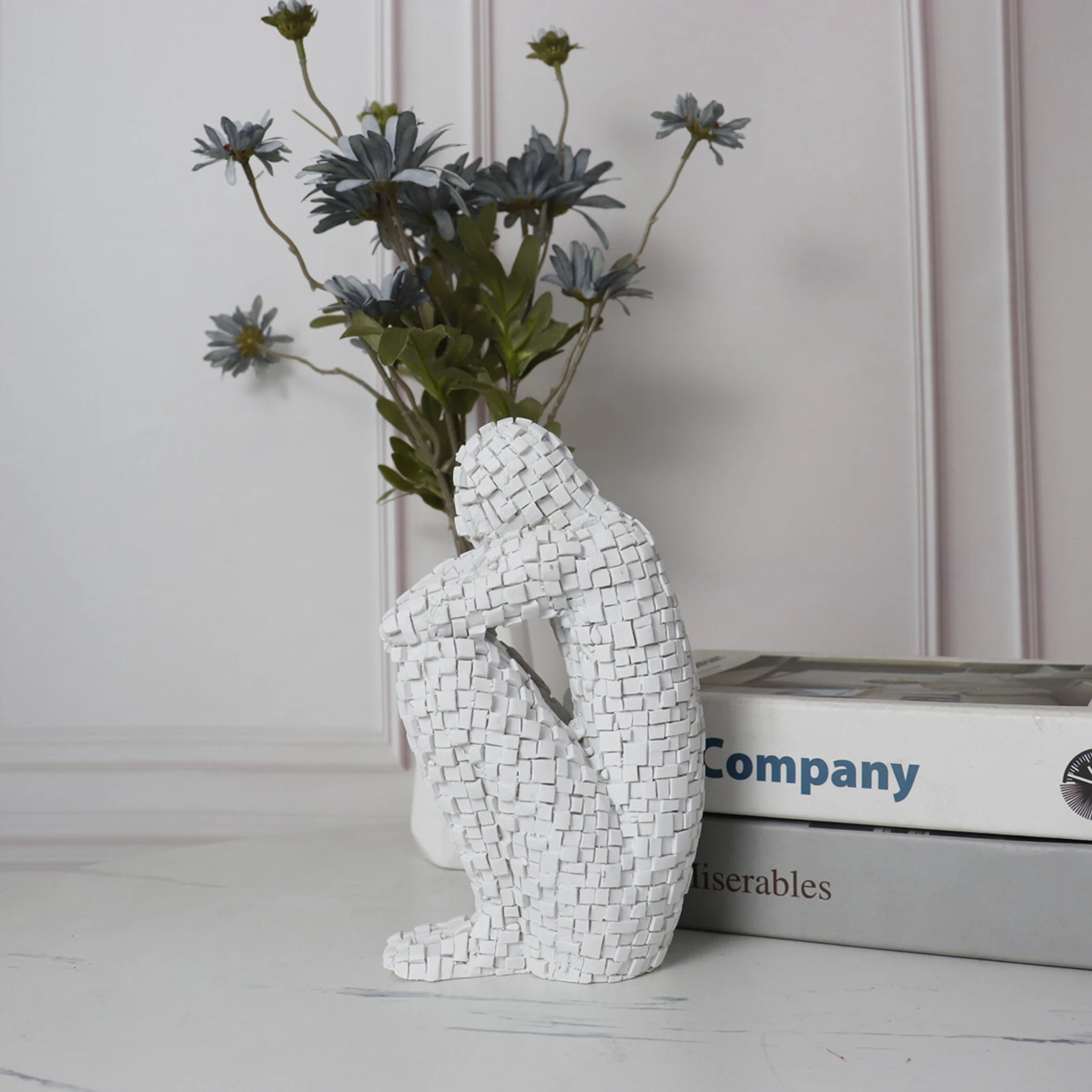 Mosaik-Ornament im Nordischen Stil, Große Weiße Menschliche Figur aus Harz, Elegante Handgefertigte Einzigartige Geschenkidee für Zuhause und Büro