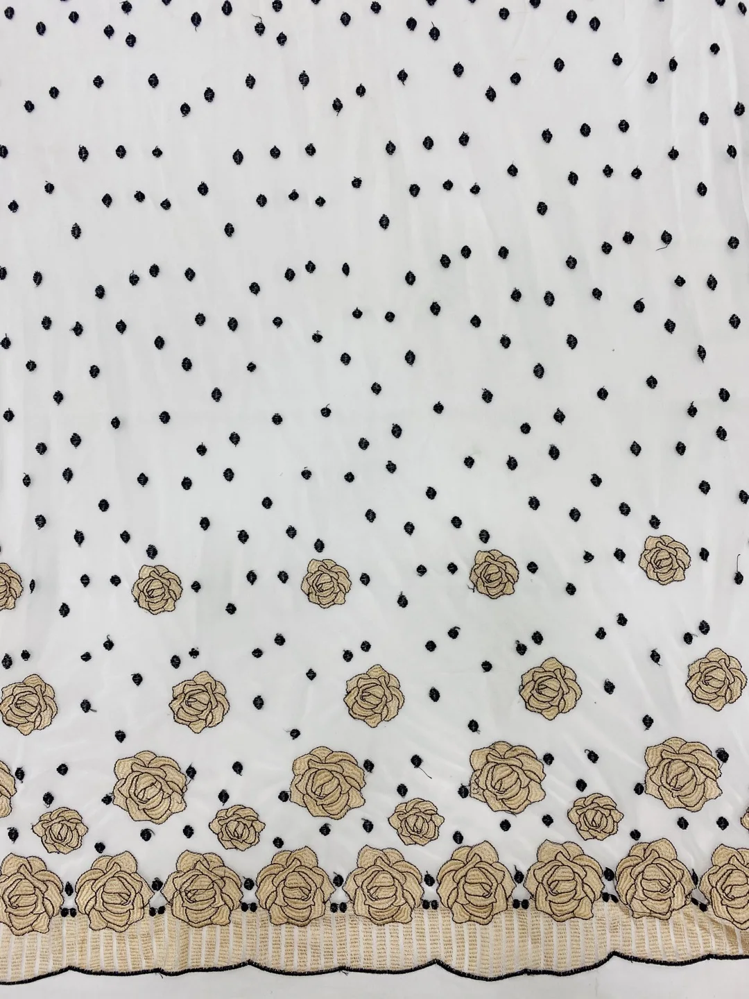 Rosas e bolinhas bordadas Renda, Estilo romântico, Fantasia