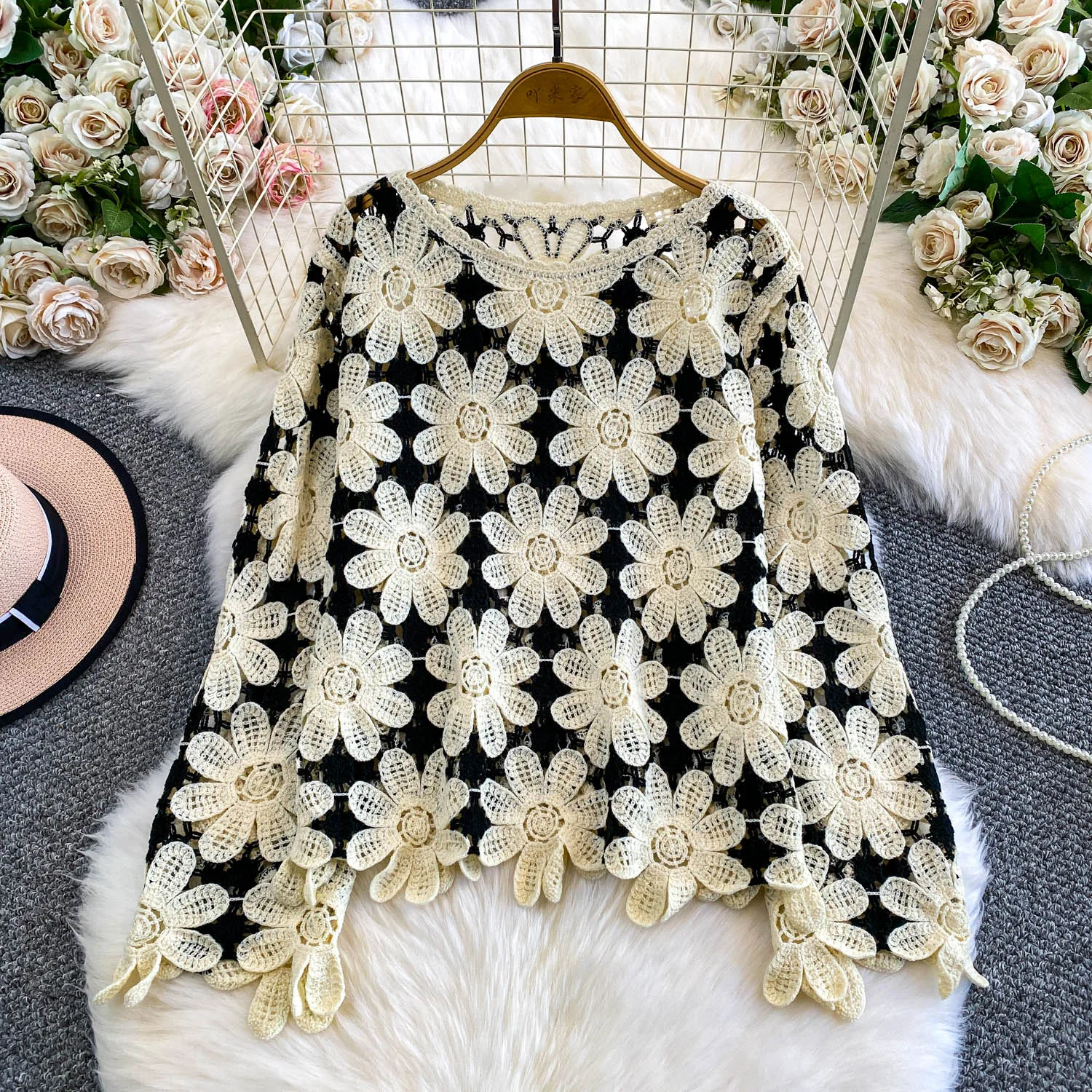 سيدة البوهيمي عطلة الاستوائية العرقية بلايز قمصان النساء الجوف خارج زهرة التطريز بلوزة الإناث Sunproof ربيع الخريف القمم