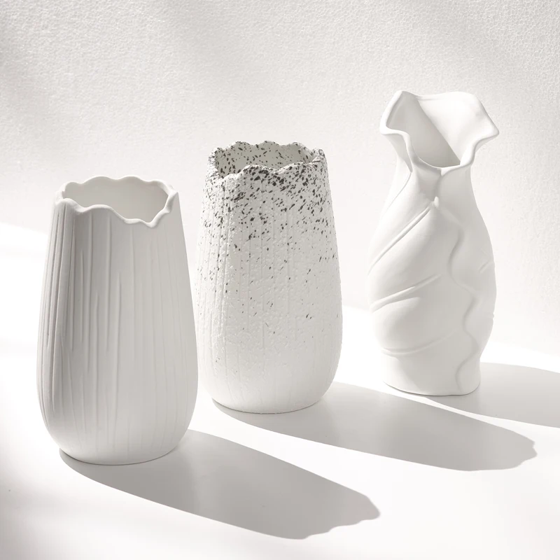 

Ceramic vase with creative design, Nordic white style, suitable for Instagram decoration, dried flower arrangement