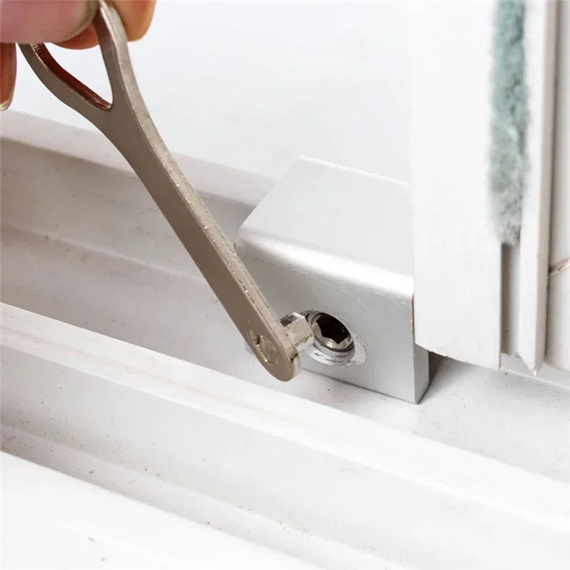 1PC Child Protection Baby Safety Adjustable Sliding Window Locks Stop Aluminum Alloy Security Lock With Keys Safety Window Lock