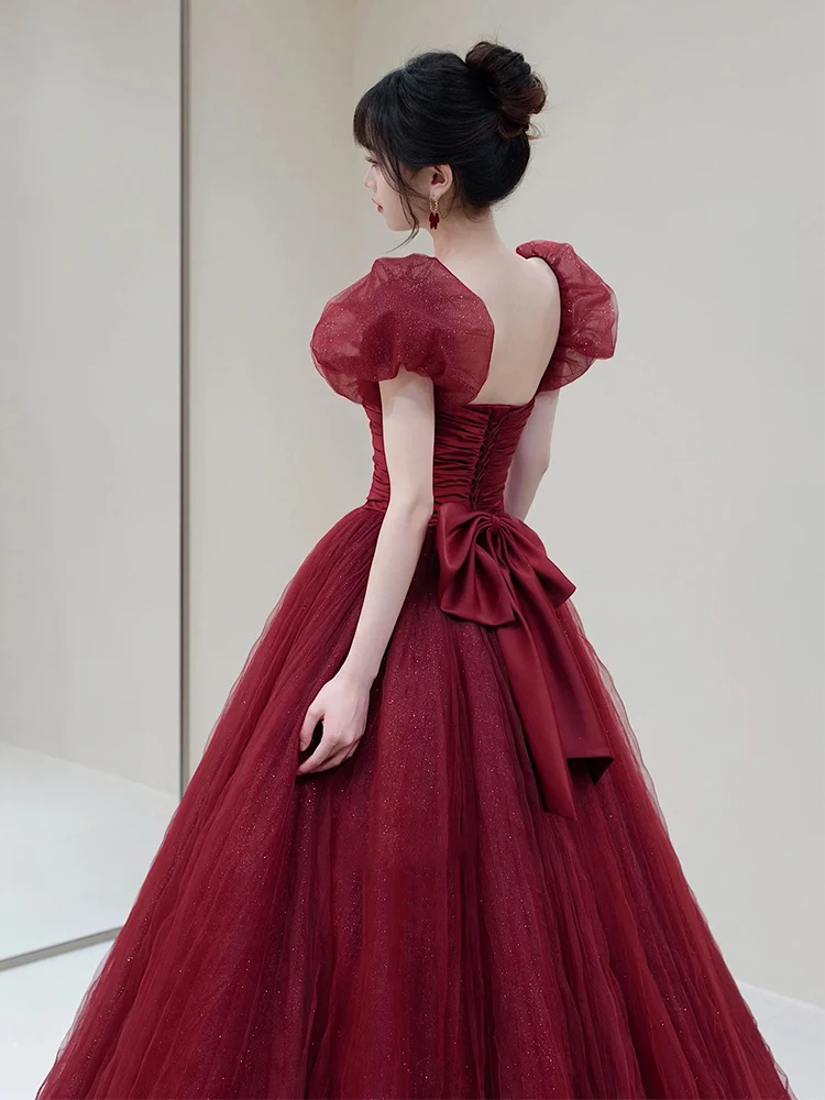 

Винно-красное свадебное платье с пышной юбкой и короткими рукавами для свадьбы, помолвки, ужина или торжества
