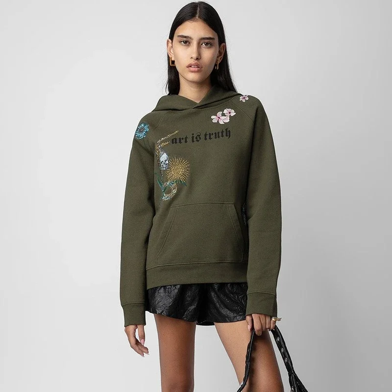 Inverno novo nicho francês carta impressão flor crânio asas bordado lã feminina camisola com capuz