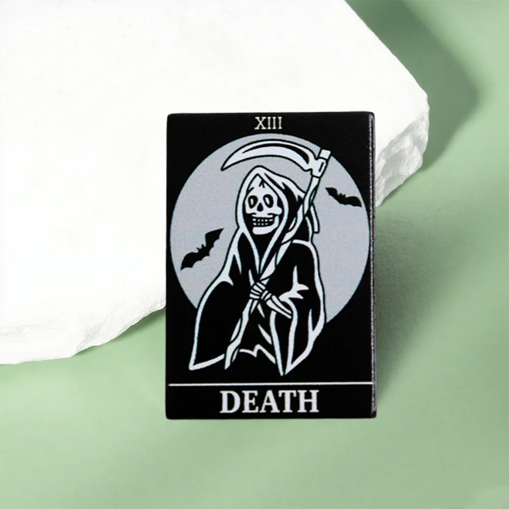 Horror Bat Skull Decoration Brooch Dark Death Skull Scythe Enamel Pin Halloween Gift Badge Fashion Jewelry Backpack Decoration