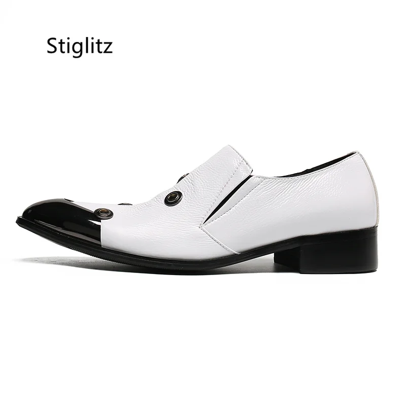 Scarpe da sposa bianche da uomo sposo bottone in metallo scarpe da lavoro in pelle Casual testa in ferro Slip On Dress Party scarpe sociali maschili