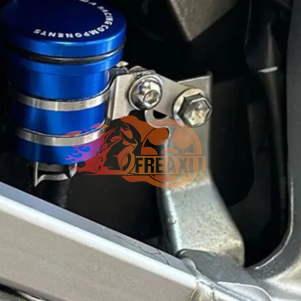 

Motorcycle CNC Rear Brake Fluid Tank For Yamaha YZF R1 R3 YZF R6 Reservoir Cup YZF R3 R1 R6 2002 2003 2004 2005 2006 2007 2008