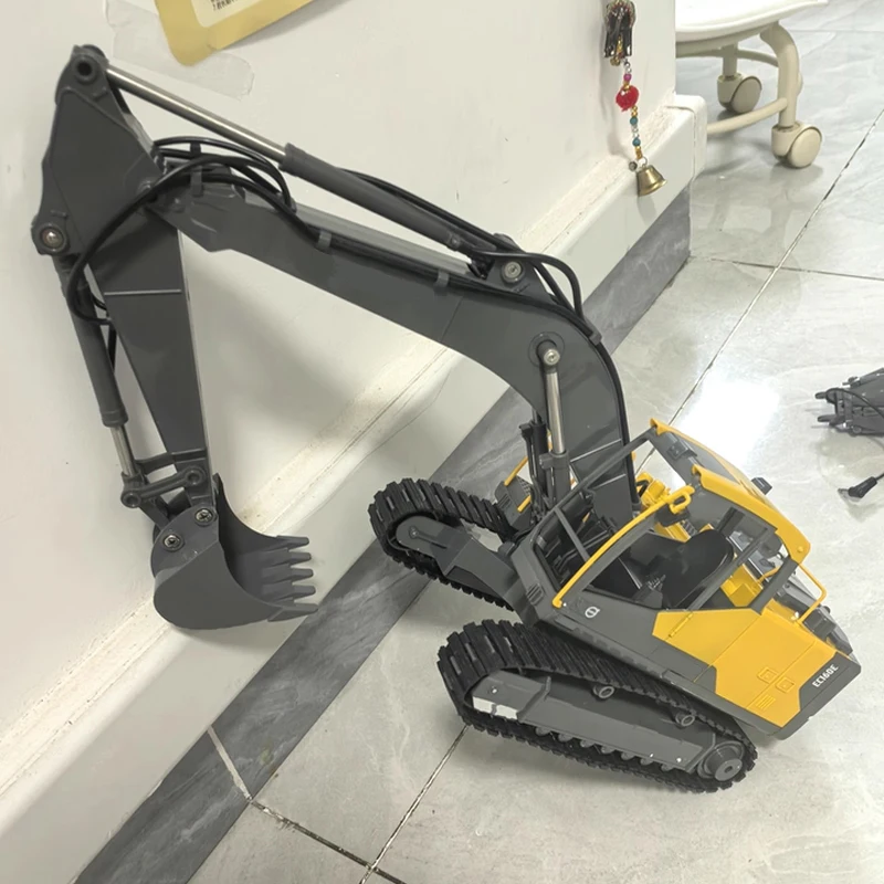 

Double E 598 1/16 RC Truck Alloy Excavator 17CH 3IN1 Simulation 2.4G APP Dual Remote Control LED Digger Kids Toys For Boys Gifts