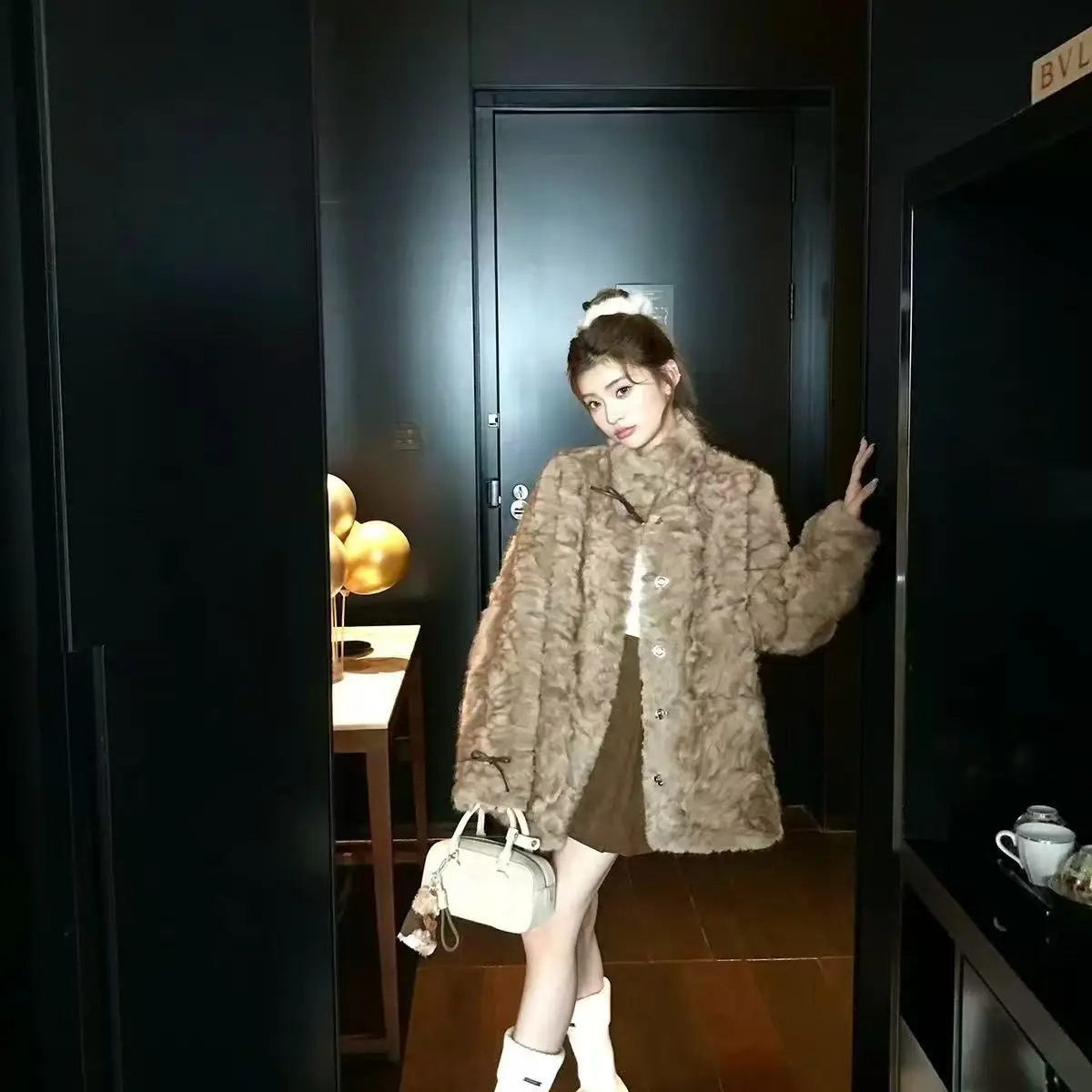 

Faux Fur Woman Coat Coats Womens Demi-Season Adjustable Chunky Poncho Work Contrast Crop Peluche Hand-Cut Spotless Lambswool Ins