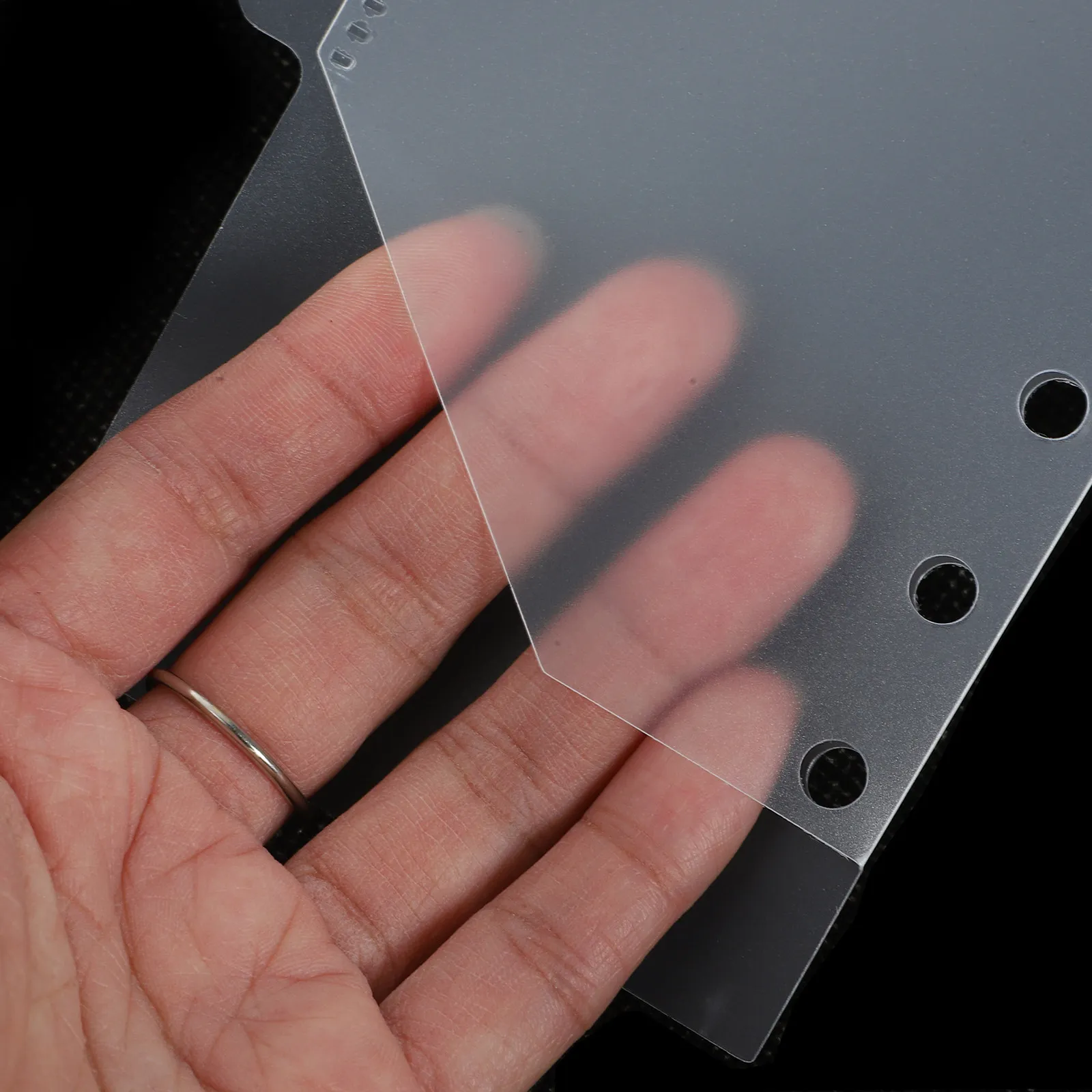 

1Set Binder Pockets Plastic 6-Hole Punched Pockets Water Resistant Lightweight Binder Pouch for Organizing Documents Money